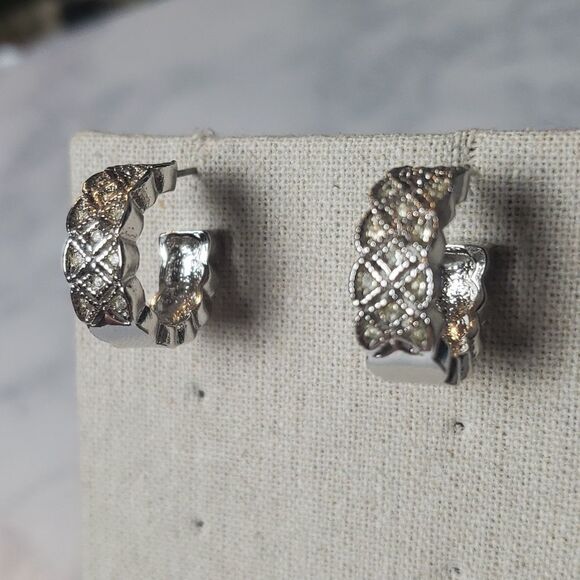 Avon Faux Diamonds Earrings - Picture 2 of 8